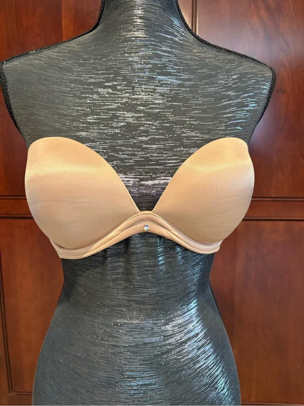 Very Sexy Strapless Bra - Picture 1 of 4